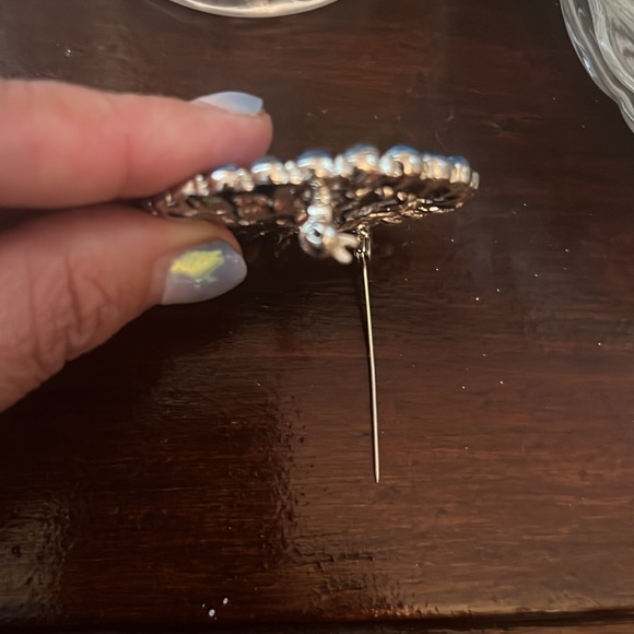 VTG Floral Crystal Brooch in Pastel Pink, Blue & Green - Picture 10 of 12